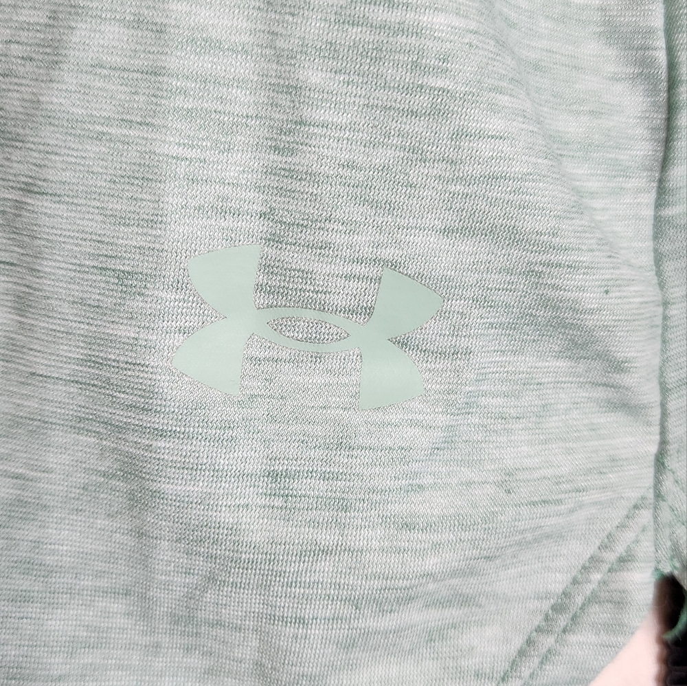 Under Armour Tank - Picture 5 of 7